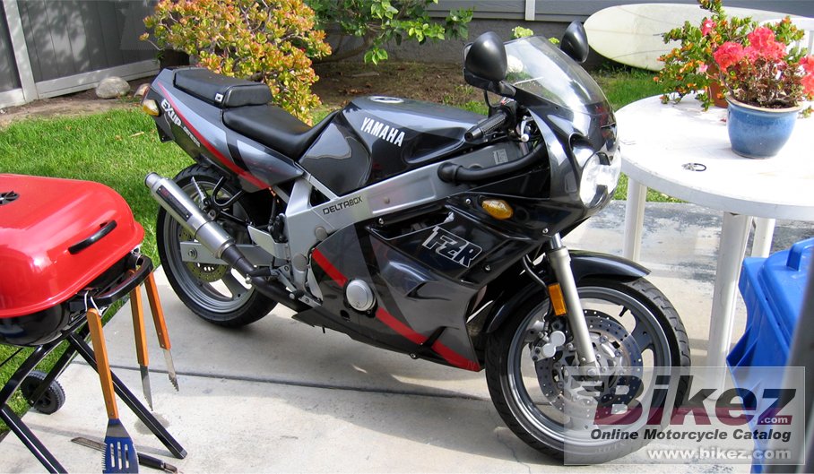 Yamaha FZR 600