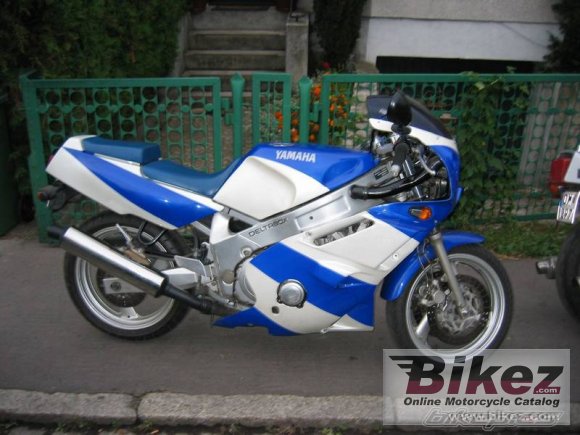 1990 Yamaha FZR 600