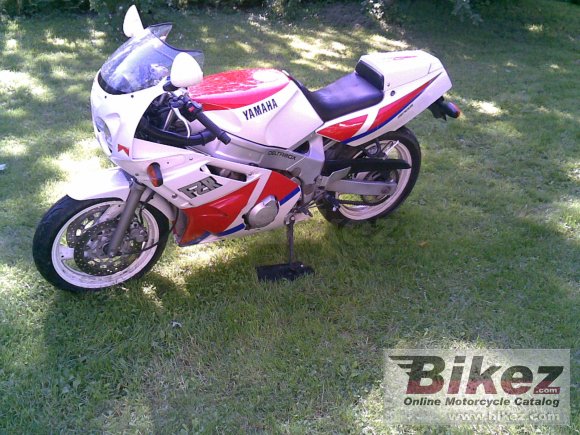 1990 Yamaha FZR 600