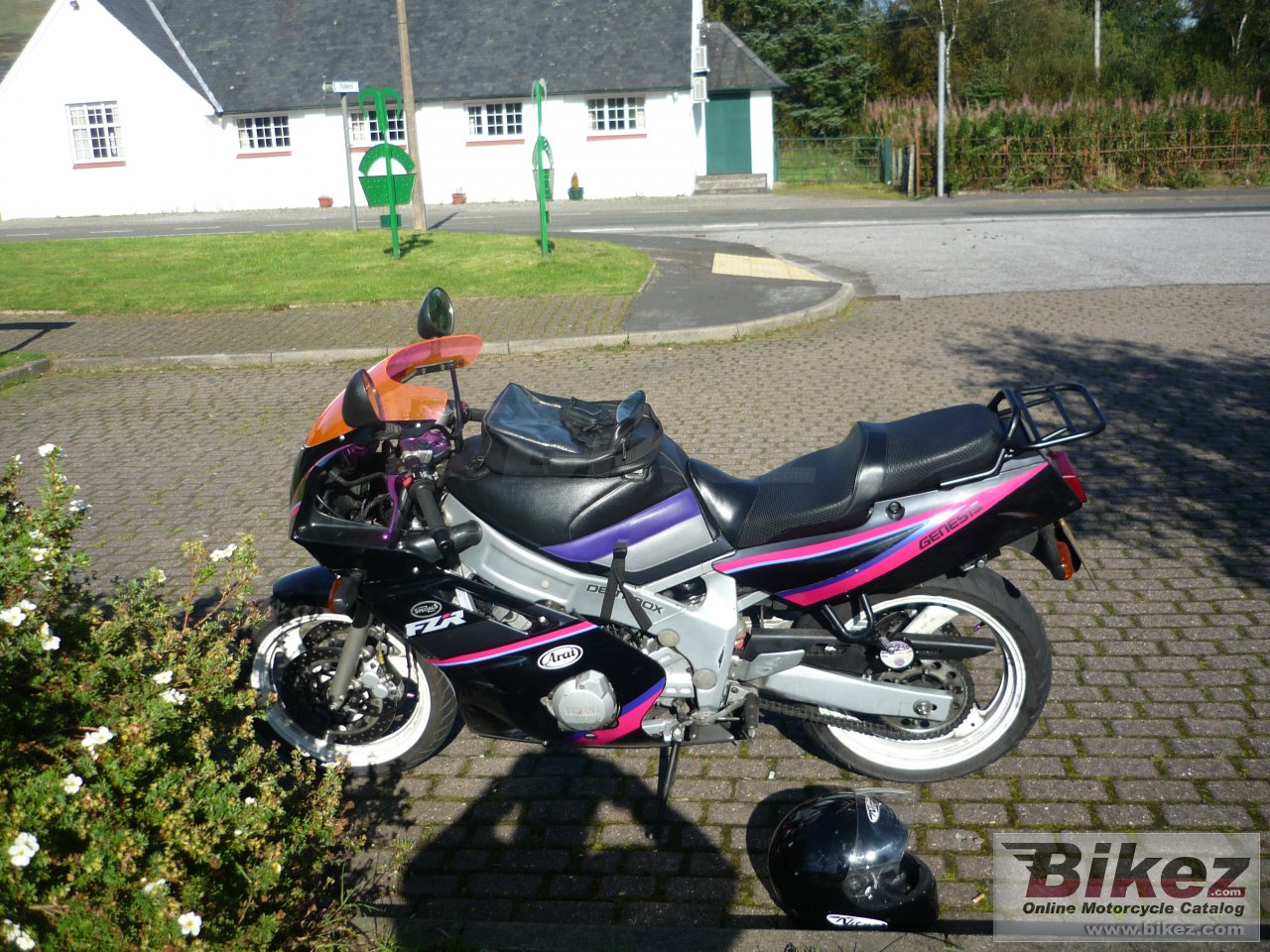 Yamaha FZR 600