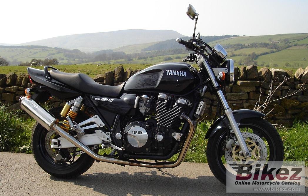 Yamaha XJR 1200