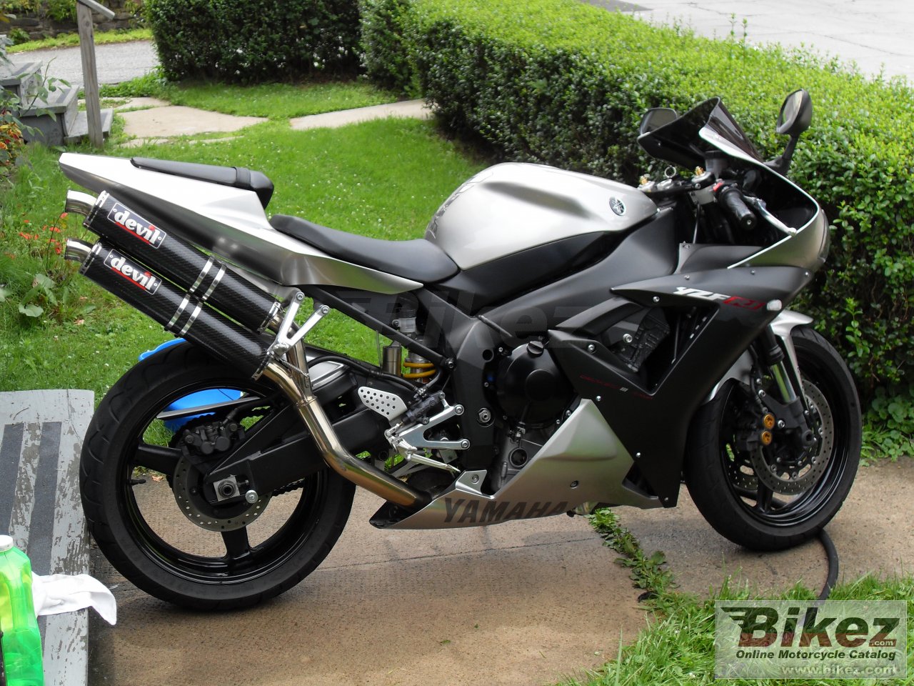 Yamaha YZF R1
