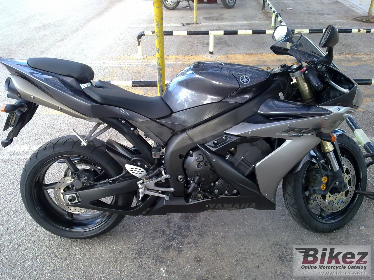 Yamaha YZF-R1