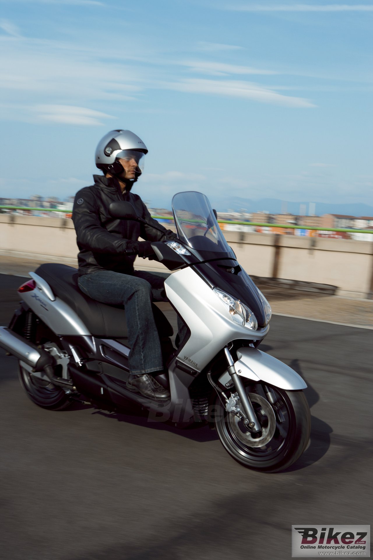 Yamaha X-Max 125