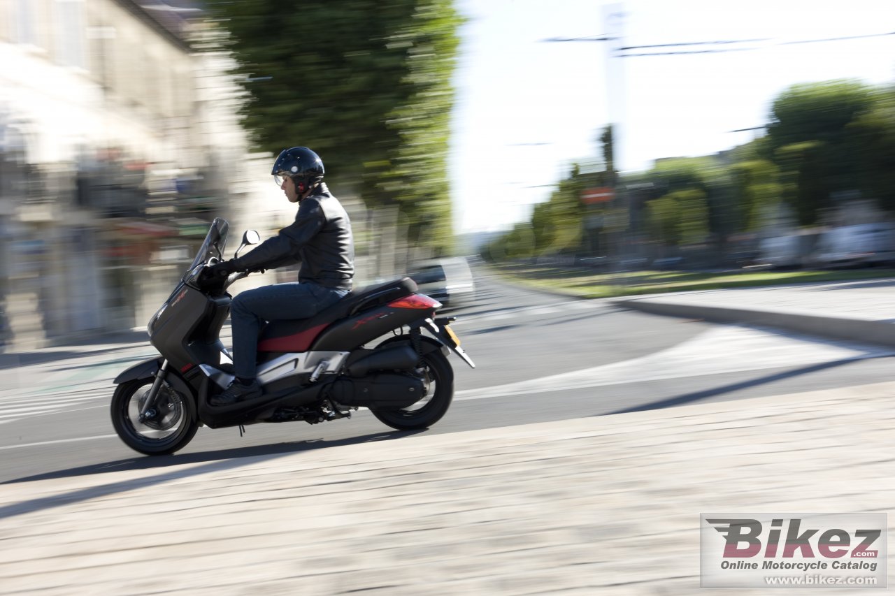 Yamaha Black X-Max 125