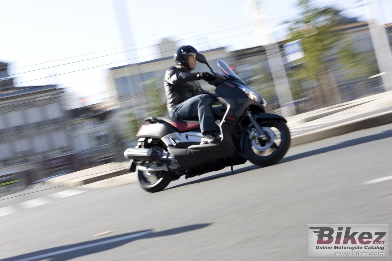 Yamaha Black X-Max 125