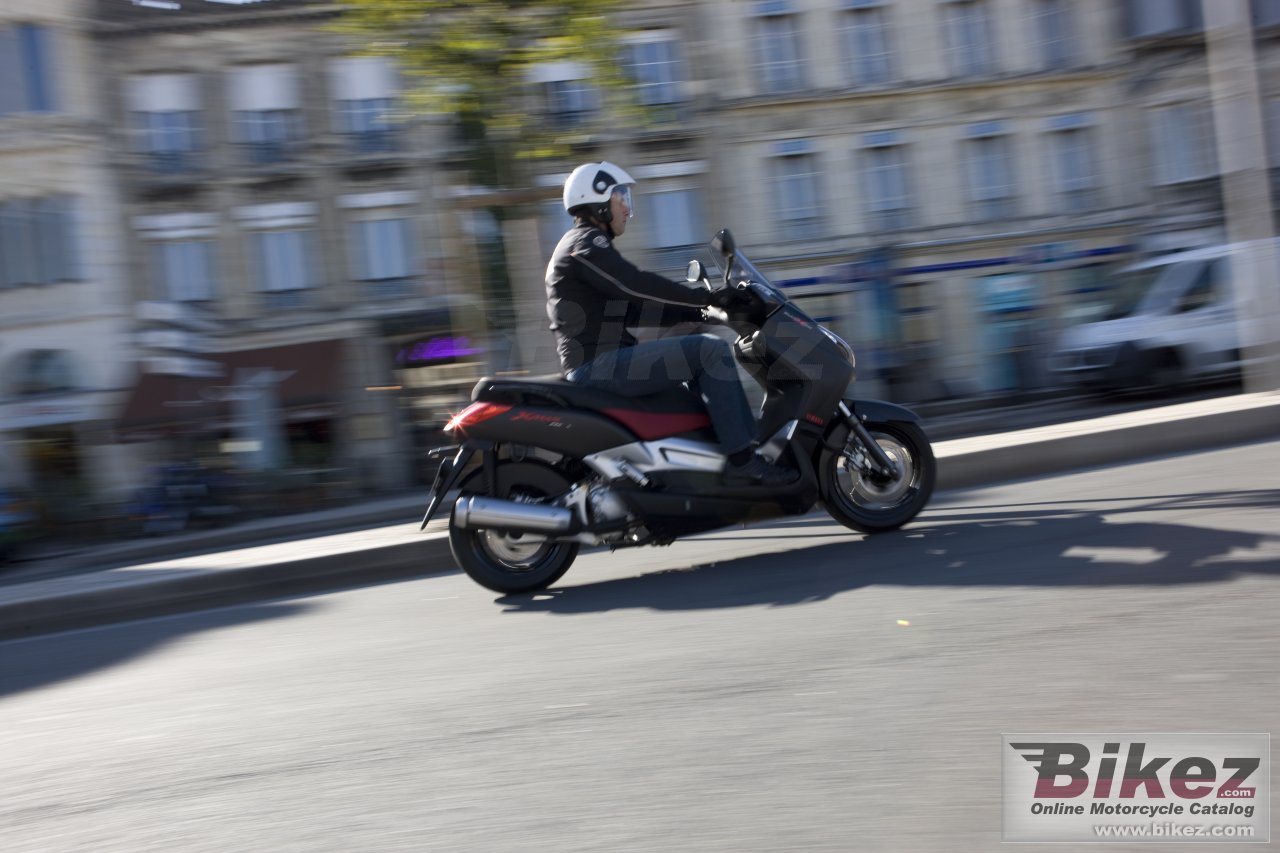 Yamaha Black X-Max 250