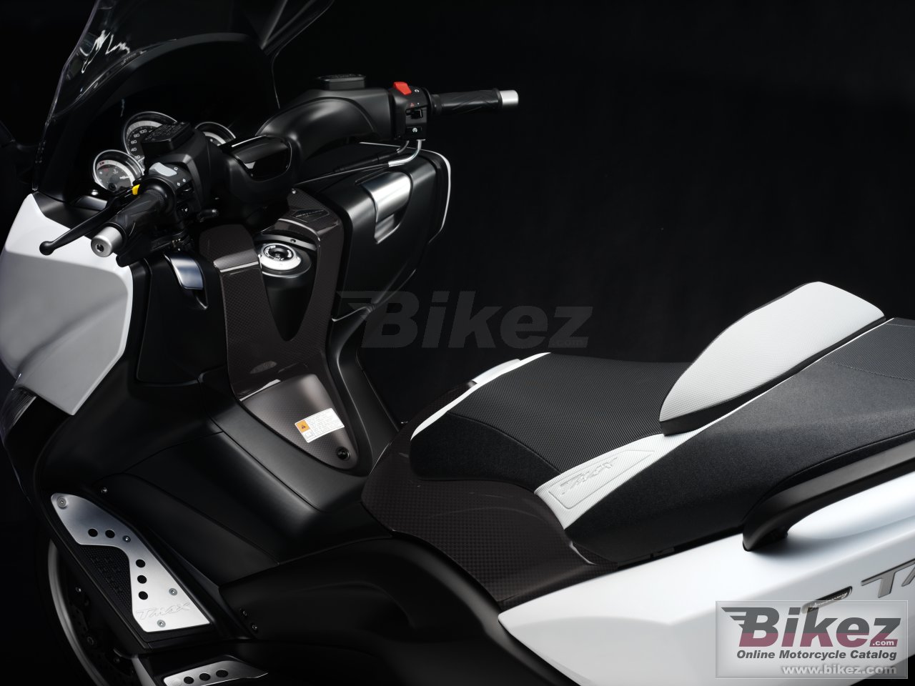 Yamaha TMAX White Max