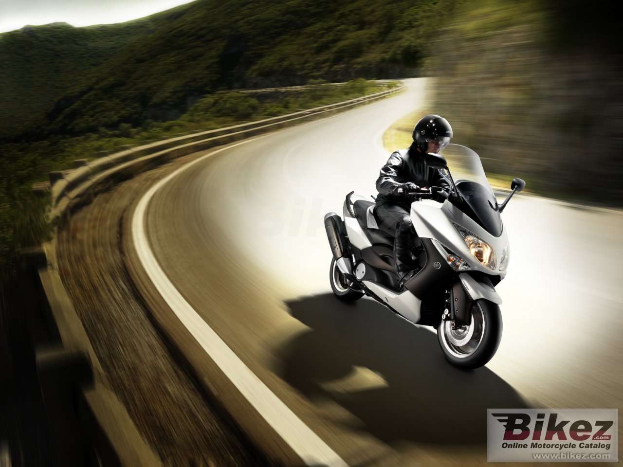 Yamaha TMAX White Max ABS