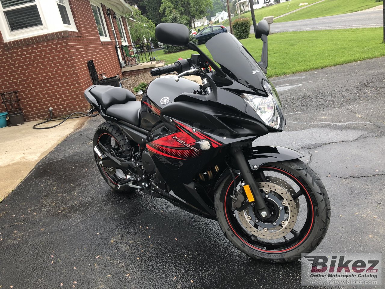 Yamaha FZ6R