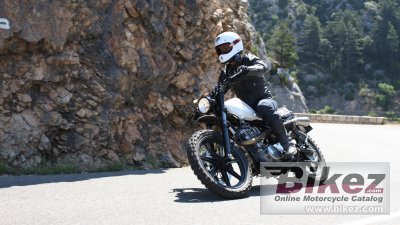2015 Yamaha SR400 Lightening by Deus