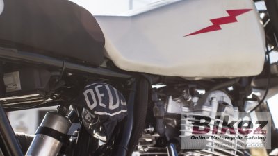 2015 Yamaha SR400 Lightening by Deus