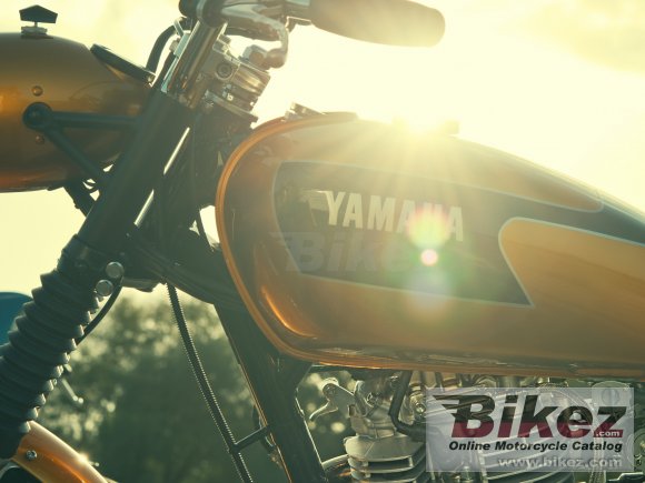 2015 Yamaha SR400 Stallion and Bronco