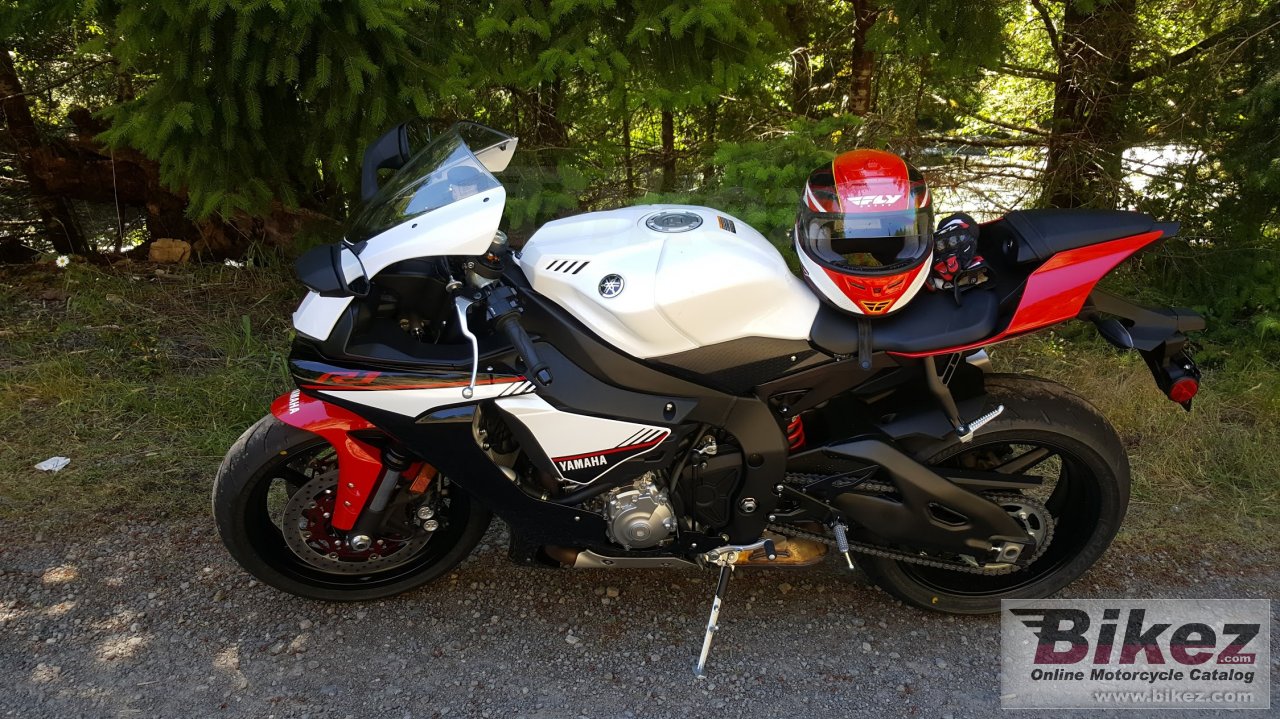 Yamaha YZF-R1S