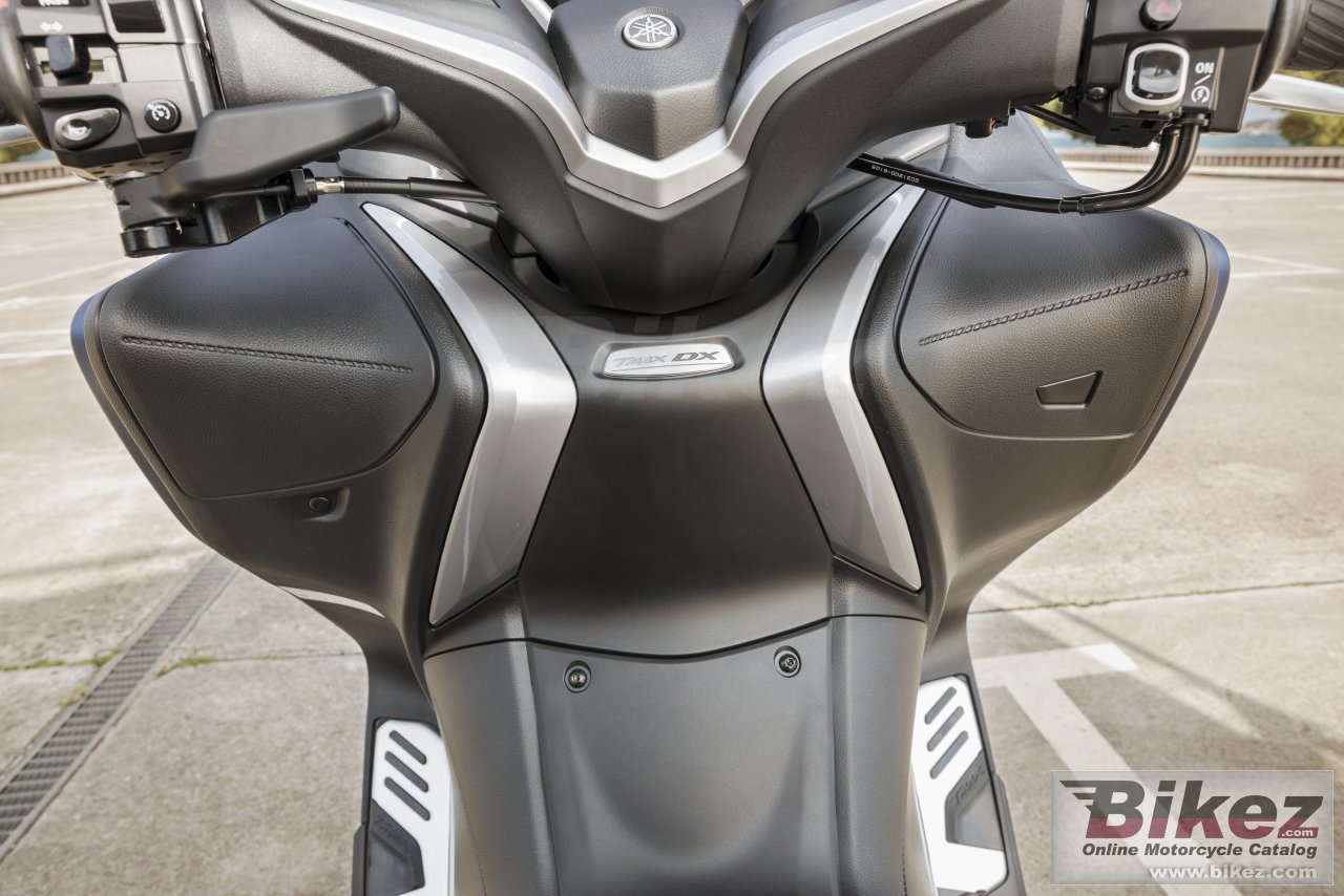 Yamaha TMAX DX