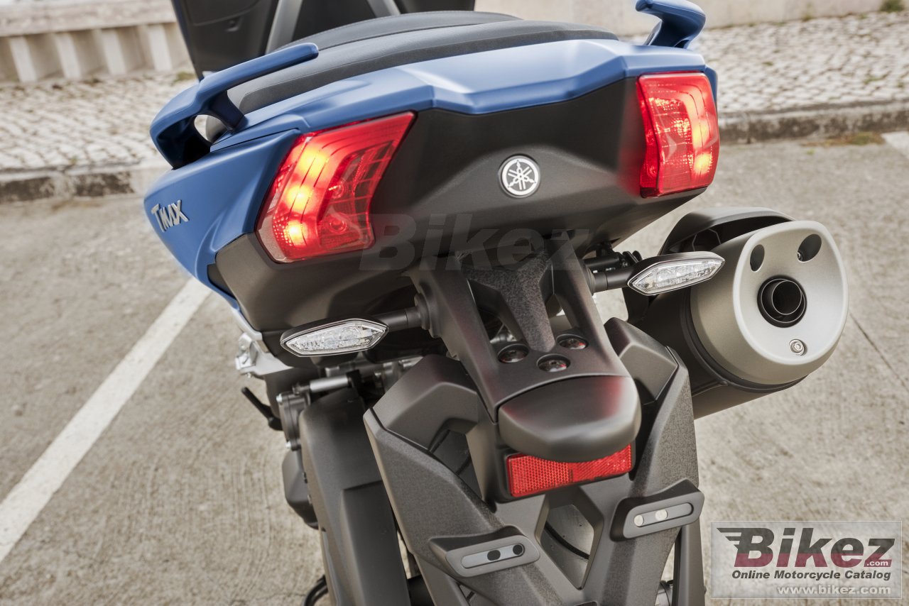 Yamaha TMAX DX