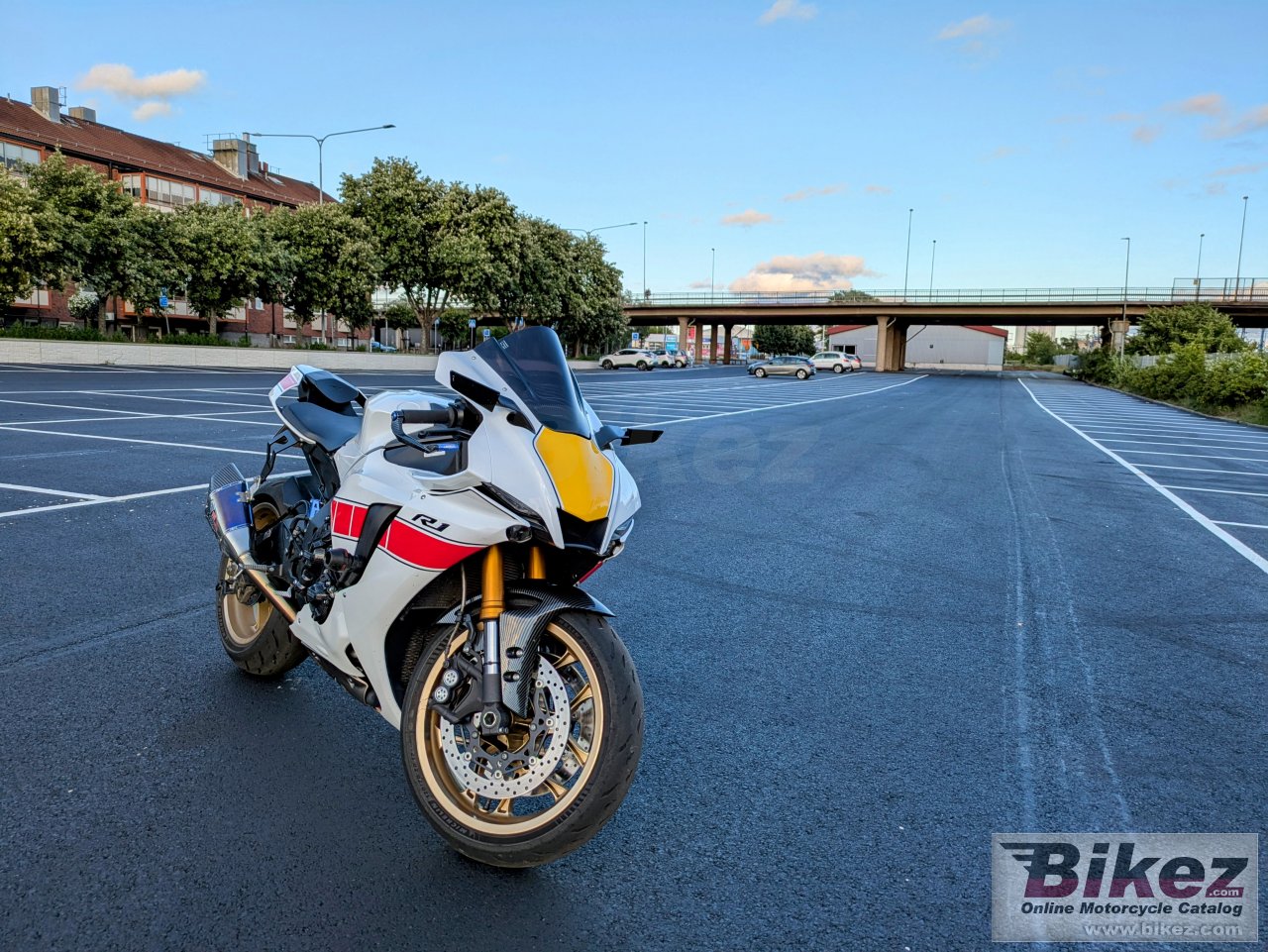 Yamaha R1 World GP 60th Anniversary