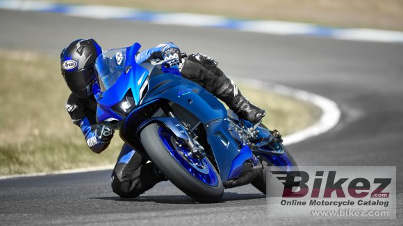 2022 Yamaha R7