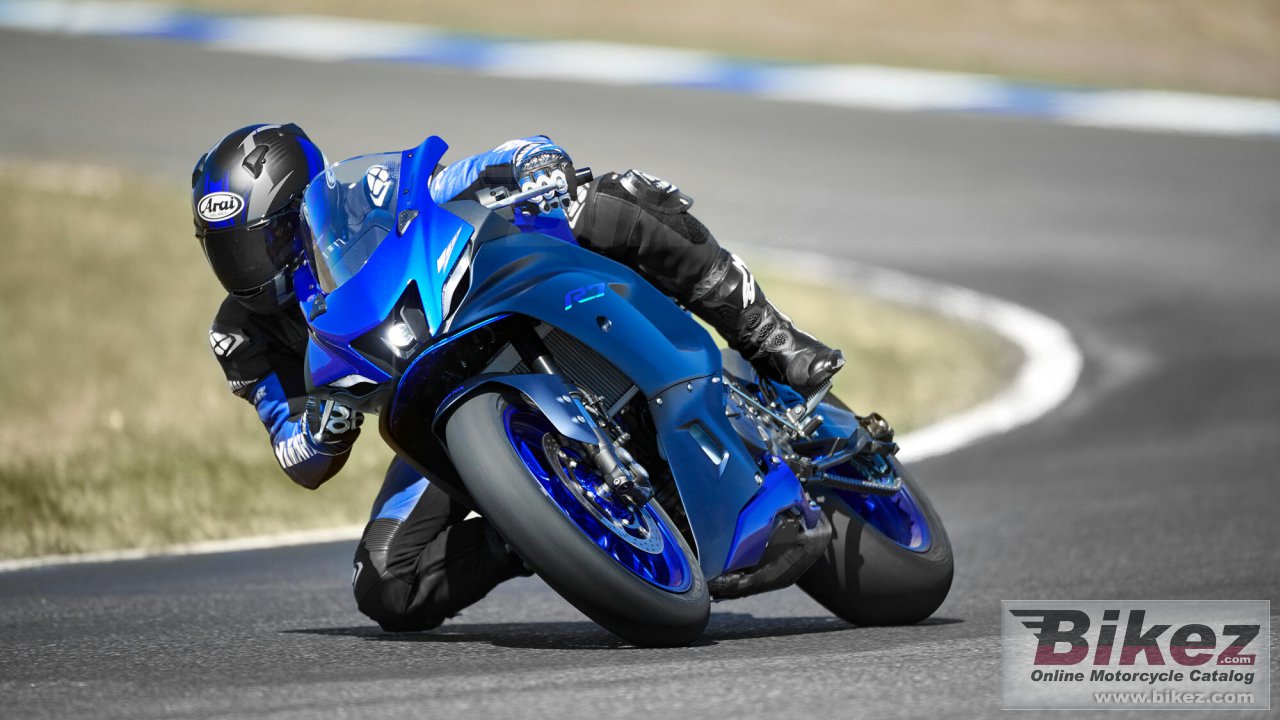 Yamaha R7