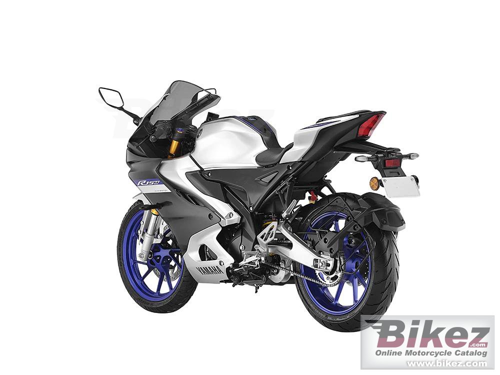 Yamaha R15M