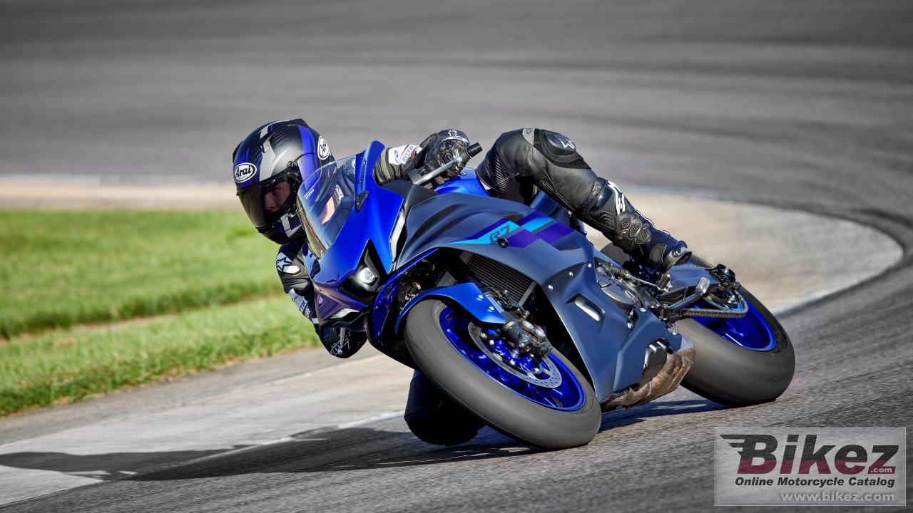 Yamaha R7